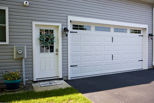 24/7 Emergency Garage Door Panel Replacement experts in Juniata County County, PA